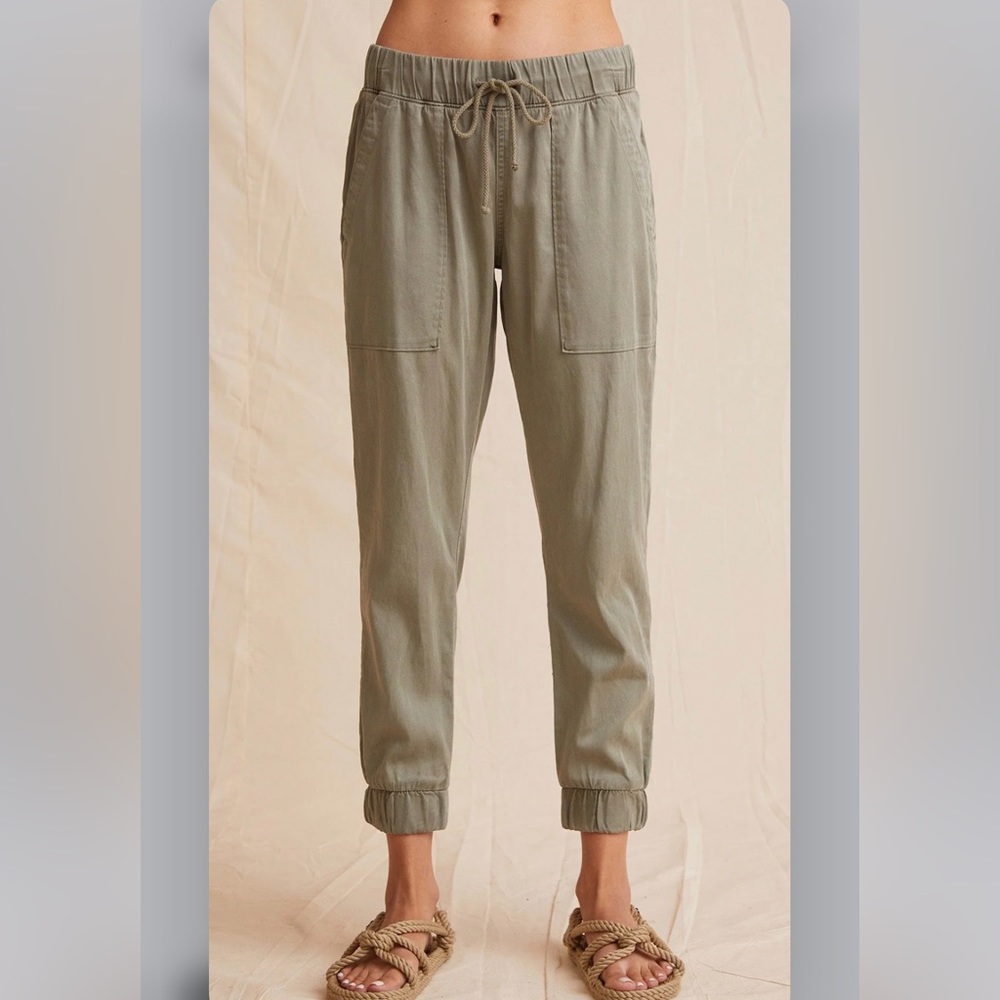 Bella Dahl Animal Print Joggers - Picture 7 of 9